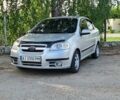 Серый Шевроле Авео, объемом двигателя 1.6 л и пробегом 350 тыс. км за 3900 $, фото 1 на Automoto.ua