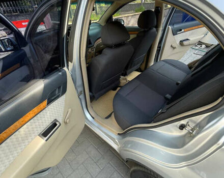 Серый Шевроле Авео, объемом двигателя 1.6 л и пробегом 300 тыс. км за 3900 $, фото 12 на Automoto.ua