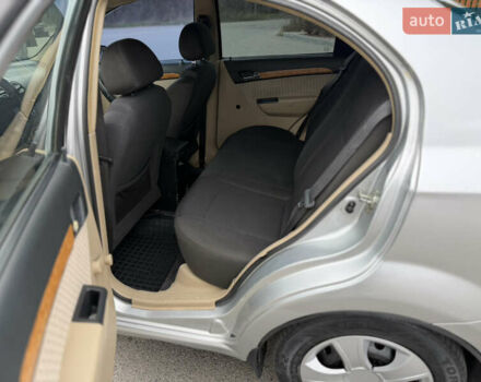 Серый Шевроле Авео, объемом двигателя 1.6 л и пробегом 240 тыс. км за 3200 $, фото 9 на Automoto.ua