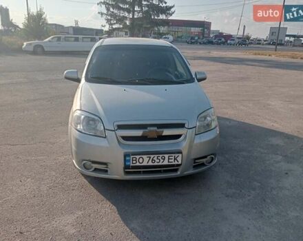 Сірий Шевроле Авео, об'ємом двигуна 1.6 л та пробігом 250 тис. км за 4000 $, фото 1 на Automoto.ua