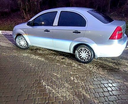 Серый Шевроле Авео, объемом двигателя 1.5 л и пробегом 210 тыс. км за 3700 $, фото 1 на Automoto.ua