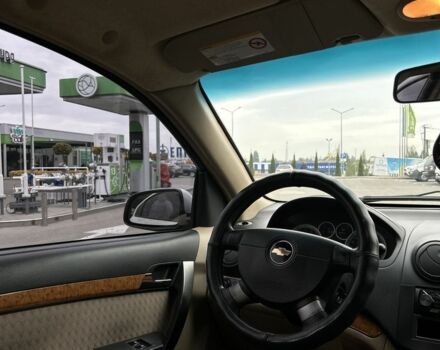 Серый Шевроле Авео, объемом двигателя 1.6 л и пробегом 161 тыс. км за 3800 $, фото 3 на Automoto.ua