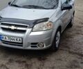 Серый Шевроле Авео, объемом двигателя 1.5 л и пробегом 217 тыс. км за 3200 $, фото 1 на Automoto.ua