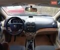 Серый Шевроле Авео, объемом двигателя 1.6 л и пробегом 223 тыс. км за 4200 $, фото 3 на Automoto.ua
