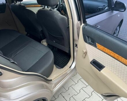 Серый Шевроле Авео, объемом двигателя 1.6 л и пробегом 211 тыс. км за 4100 $, фото 4 на Automoto.ua