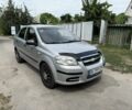 Серый Шевроле Авео, объемом двигателя 1.5 л и пробегом 188 тыс. км за 4000 $, фото 1 на Automoto.ua