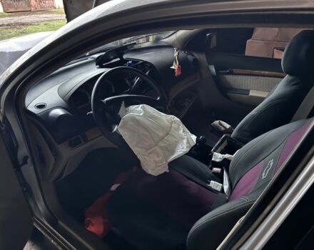 Серый Шевроле Авео, объемом двигателя 1.6 л и пробегом 300 тыс. км за 2000 $, фото 9 на Automoto.ua