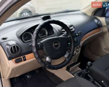 Серый Шевроле Авео, объемом двигателя 1.6 л и пробегом 240 тыс. км за 3200 $, фото 7 на Automoto.ua