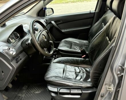 Серый Шевроле Авео, объемом двигателя 1.5 л и пробегом 277 тыс. км за 3899 $, фото 6 на Automoto.ua