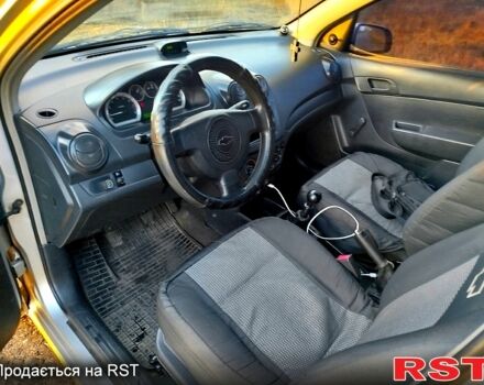 Серый Шевроле Авео, объемом двигателя 1.5 л и пробегом 200 тыс. км за 3400 $, фото 1 на Automoto.ua