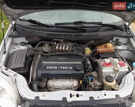 Серый Шевроле Авео, объемом двигателя 1.6 л и пробегом 223 тыс. км за 4200 $, фото 6 на Automoto.ua