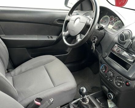 Серый Шевроле Авео, объемом двигателя 1.5 л и пробегом 204 тыс. км за 2800 $, фото 5 на Automoto.ua