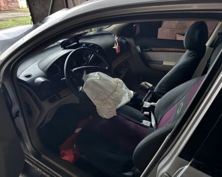 Серый Шевроле Авео, объемом двигателя 1.6 л и пробегом 300 тыс. км за 2000 $, фото 10 на Automoto.ua