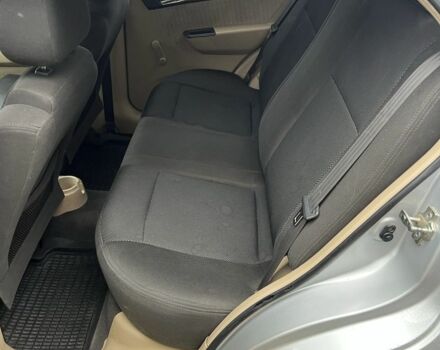 Серый Шевроле Авео, объемом двигателя 1.6 л и пробегом 250 тыс. км за 3700 $, фото 5 на Automoto.ua