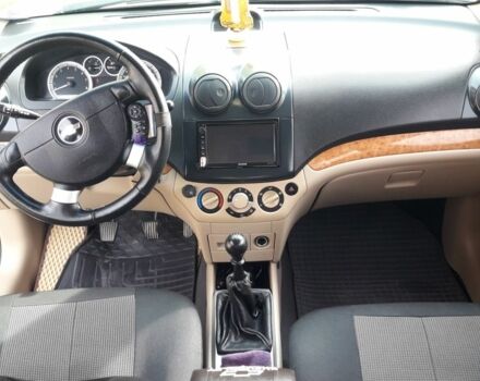 Серый Шевроле Авео, объемом двигателя 1.6 л и пробегом 270 тыс. км за 4500 $, фото 2 на Automoto.ua