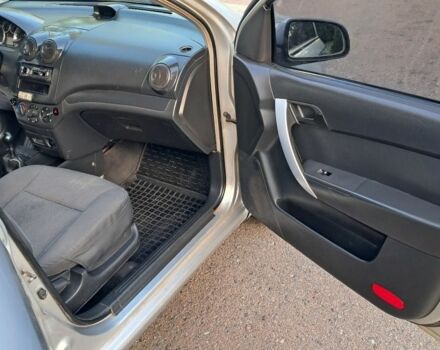 Серый Шевроле Авео, объемом двигателя 1.5 л и пробегом 312 тыс. км за 2750 $, фото 13 на Automoto.ua