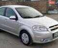 Серый Шевроле Авео, объемом двигателя 1.6 л и пробегом 254 тыс. км за 4000 $, фото 1 на Automoto.ua