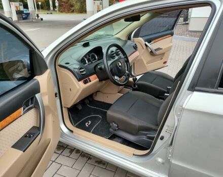 Серый Шевроле Авео, объемом двигателя 1.6 л и пробегом 90 тыс. км за 4800 $, фото 7 на Automoto.ua