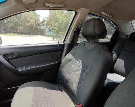 Серый Шевроле Авео, объемом двигателя 1.5 л и пробегом 200 тыс. км за 3500 $, фото 1 на Automoto.ua