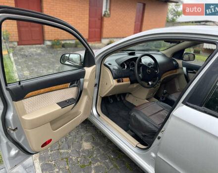 Сірий Шевроле Авео, об'ємом двигуна 1.6 л та пробігом 141 тис. км за 4900 $, фото 4 на Automoto.ua