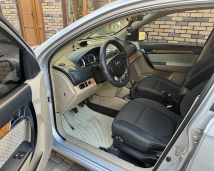 Серый Шевроле Авео, объемом двигателя 1.6 л и пробегом 240 тыс. км за 3850 $, фото 8 на Automoto.ua