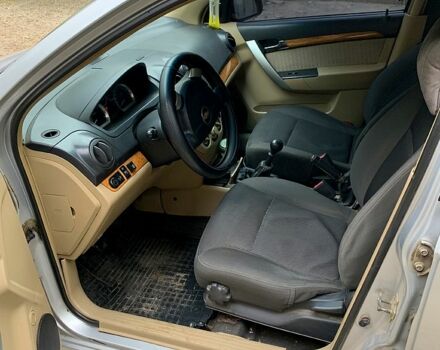 Серый Шевроле Авео, объемом двигателя 1.6 л и пробегом 274 тыс. км за 3200 $, фото 4 на Automoto.ua