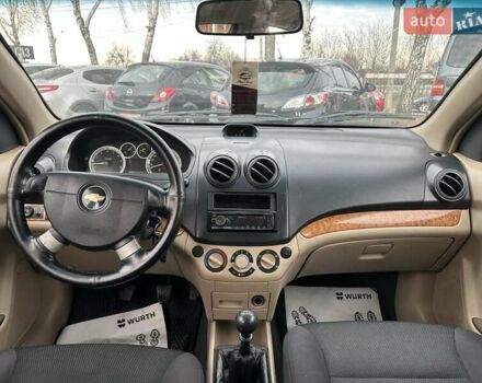 Серый Шевроле Авео, объемом двигателя 1.6 л и пробегом 308 тыс. км за 3700 $, фото 8 на Automoto.ua