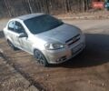 Серый Шевроле Авео, объемом двигателя 1.6 л и пробегом 330 тыс. км за 3500 $, фото 1 на Automoto.ua