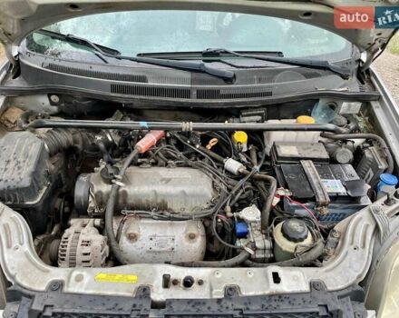Серый Шевроле Авео, объемом двигателя 1.5 л и пробегом 216 тыс. км за 4500 $, фото 4 на Automoto.ua