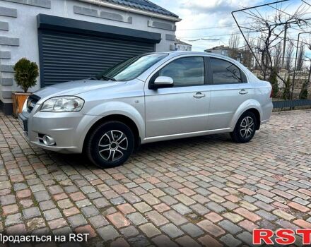 Серый Шевроле Авео, объемом двигателя 1.6 л и пробегом 270 тыс. км за 4000 $, фото 2 на Automoto.ua