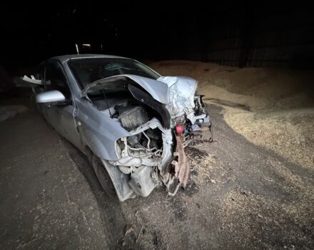 Серый Шевроле Авео, объемом двигателя 1.6 л и пробегом 300 тыс. км за 2000 $, фото 7 на Automoto.ua