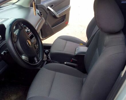 Серый Шевроле Авео, объемом двигателя 1.5 л и пробегом 370 тыс. км за 3600 $, фото 2 на Automoto.ua