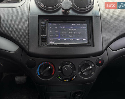 Серый Шевроле Авео, объемом двигателя 1.5 л и пробегом 145 тыс. км за 3799 $, фото 13 на Automoto.ua