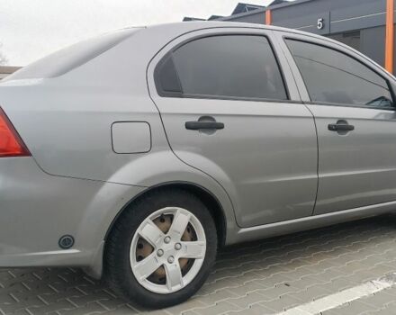 Серый Шевроле Авео, объемом двигателя 1.5 л и пробегом 244 тыс. км за 4600 $, фото 3 на Automoto.ua