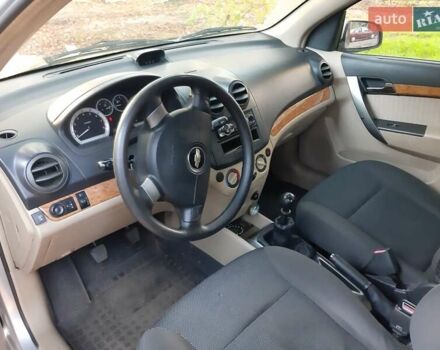 Серый Шевроле Авео, объемом двигателя 1.6 л и пробегом 170 тыс. км за 5500 $, фото 2 на Automoto.ua