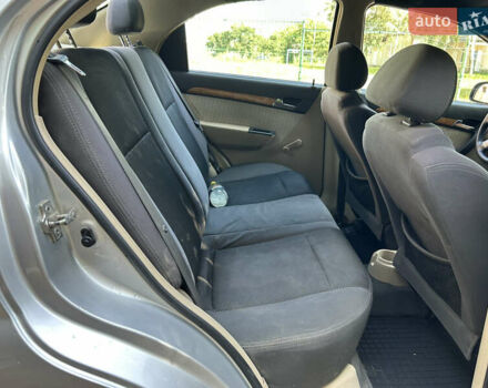 Серый Шевроле Авео, объемом двигателя 1.6 л и пробегом 260 тыс. км за 2499 $, фото 29 на Automoto.ua
