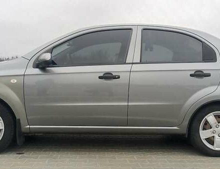 Серый Шевроле Авео, объемом двигателя 1.5 л и пробегом 244 тыс. км за 4500 $, фото 3 на Automoto.ua