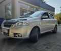 Сірий Шевроле Авео, об'ємом двигуна 1.6 л та пробігом 300 тис. км за 3900 $, фото 4 на Automoto.ua