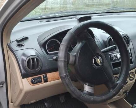 Серый Шевроле Авео, объемом двигателя 1.6 л и пробегом 250 тыс. км за 3800 $, фото 1 на Automoto.ua
