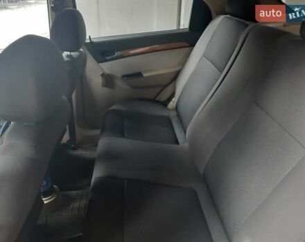 Серый Шевроле Авео, объемом двигателя 1.6 л и пробегом 170 тыс. км за 5500 $, фото 3 на Automoto.ua