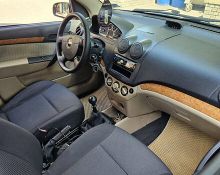 Серый Шевроле Авео, объемом двигателя 1.6 л и пробегом 300 тыс. км за 3900 $, фото 5 на Automoto.ua