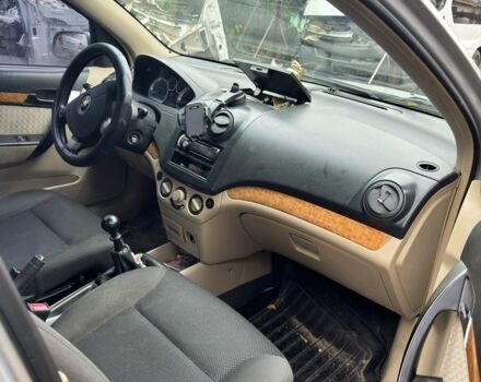 Сірий Шевроле Авео, об'ємом двигуна 1.6 л та пробігом 200 тис. км за 1500 $, фото 2 на Automoto.ua
