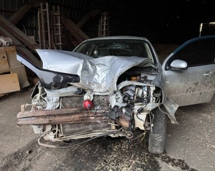 Серый Шевроле Авео, объемом двигателя 1.6 л и пробегом 300 тыс. км за 2000 $, фото 1 на Automoto.ua