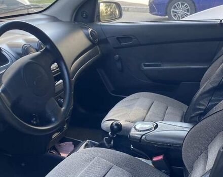 Серый Шевроле Авео, объемом двигателя 1.5 л и пробегом 80 тыс. км за 4200 $, фото 2 на Automoto.ua