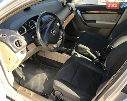 Серый Шевроле Авео, объемом двигателя 1.6 л и пробегом 355 тыс. км за 2900 $, фото 2 на Automoto.ua