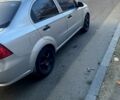 Серый Шевроле Авео, объемом двигателя 1.5 л и пробегом 300 тыс. км за 4250 $, фото 1 на Automoto.ua