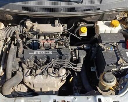 Сірий Шевроле Авео, об'ємом двигуна 1.5 л та пробігом 150 тис. км за 3800 $, фото 1 на Automoto.ua
