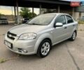 Серый Шевроле Авео, объемом двигателя 1.5 л и пробегом 169 тыс. км за 4200 $, фото 1 на Automoto.ua