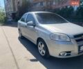 Серый Шевроле Авео, объемом двигателя 1.5 л и пробегом 350 тыс. км за 4500 $, фото 1 на Automoto.ua