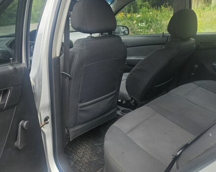 Серый Шевроле Авео, объемом двигателя 1.5 л и пробегом 214 тыс. км за 3300 $, фото 5 на Automoto.ua